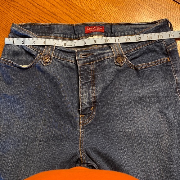 PERFECTLY SLIMMING LEVI'S JEANS - Picture 4 of 15